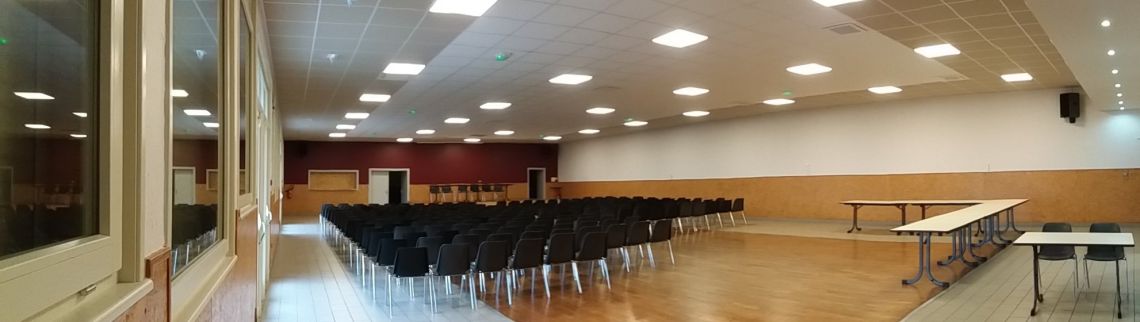 Grande Salle avec chaises01